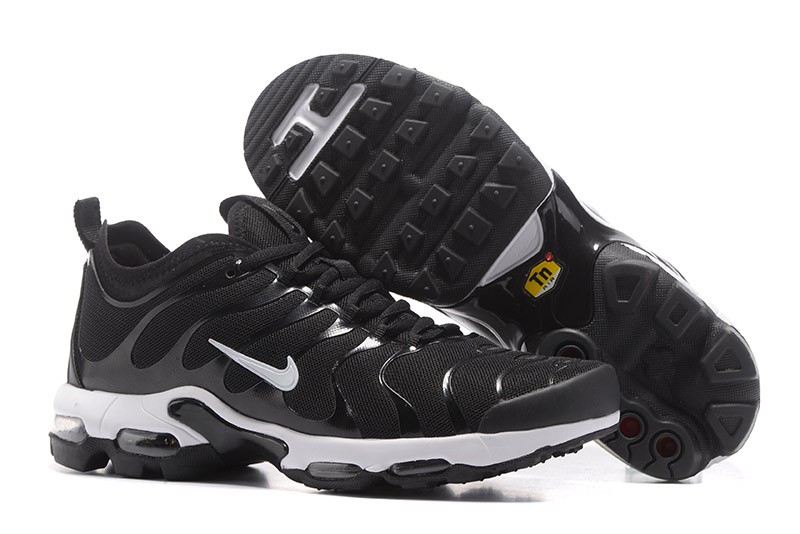 black white tns
