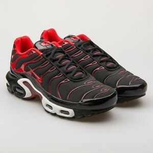 grey and red tns